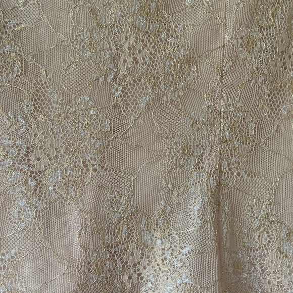 Y2K BCBG Max Azria Gold Lace V-neck Top Size Medium - Picture 7 of 9